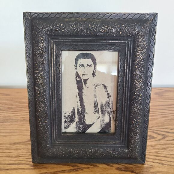 Vintage Distressed Floral Embossed 4x6 Photo Frame Pier One World Market Vibe - Picture 2 of 10